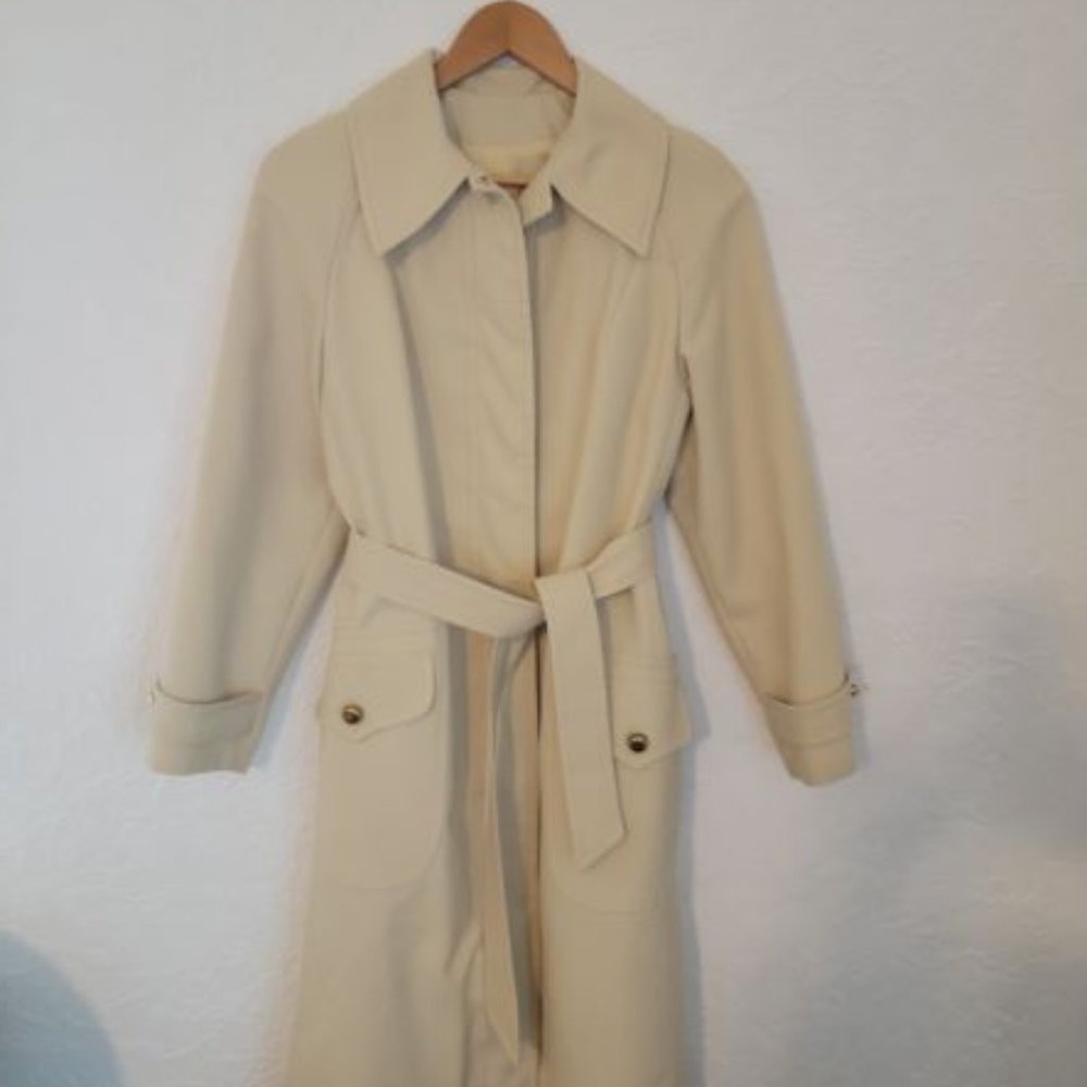 Vintage Neiman-Marcus trench coat, cream colored, size Medium (M)